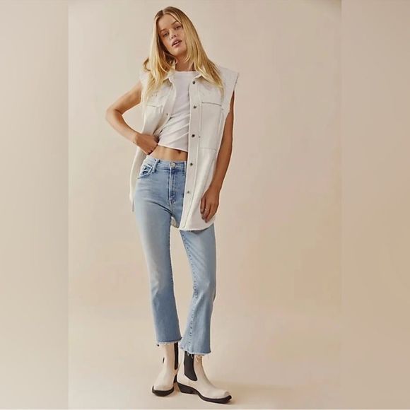 MOTHER Denim - NWT MOTHER The Insider Crop Step Fray Jeans in Limited Edition Size 32 .